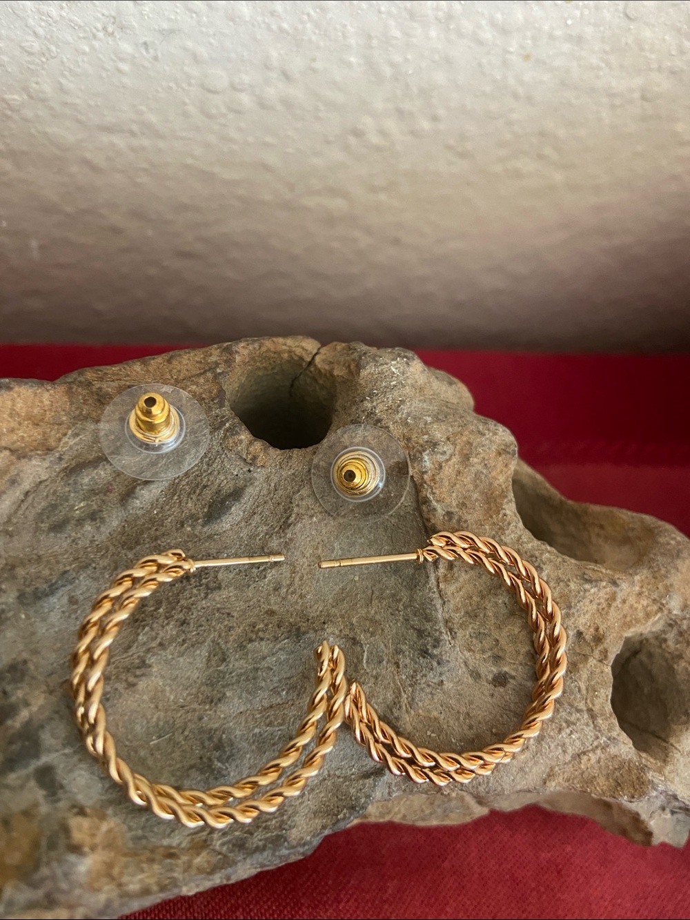 5/$10❤️❤️❤️ NEW Gold Tone Zinc Alloy Twisted Rope Hoop Stud Earrings